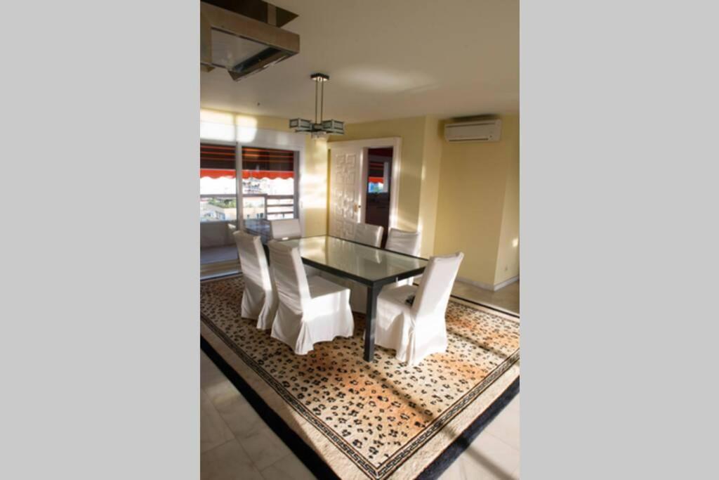Penthouse With Private Pool, Hot Tub Jacuzzi With Sea Views And Chill-Out Zone, Close To The Sea Marbella Esterno foto