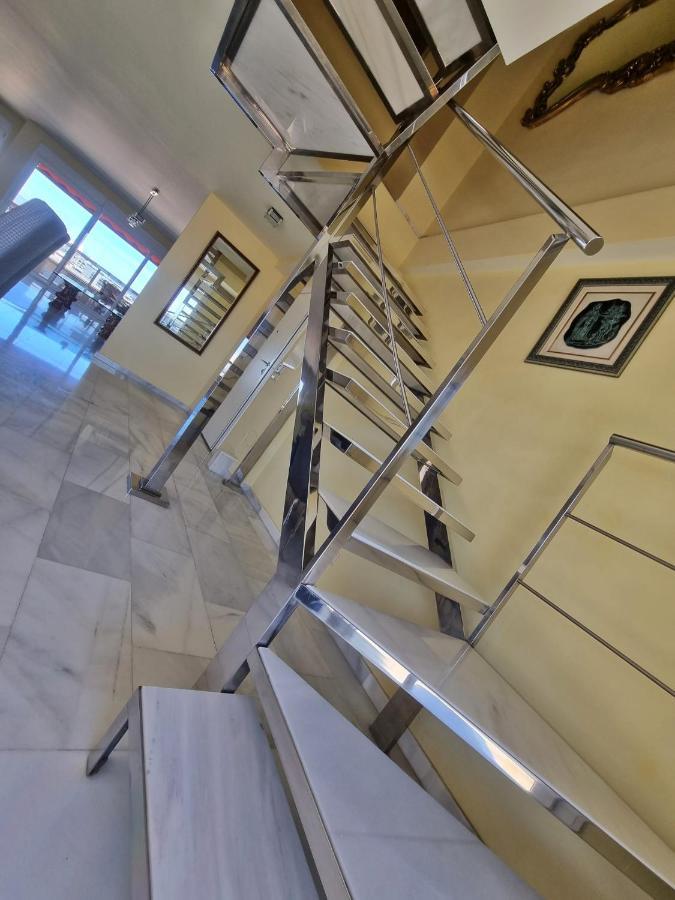 Penthouse With Private Pool, Hot Tub Jacuzzi With Sea Views And Chill-Out Zone, Close To The Sea Marbella Esterno foto